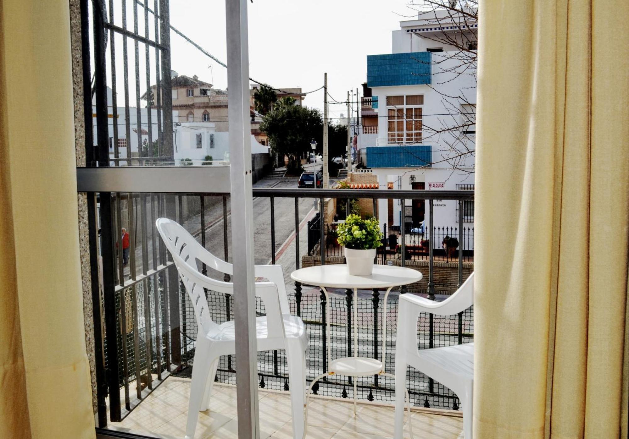 Apartamentos Turisticos Santo Rostro Chipiona Kamer foto